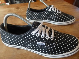 womens polka dot vans