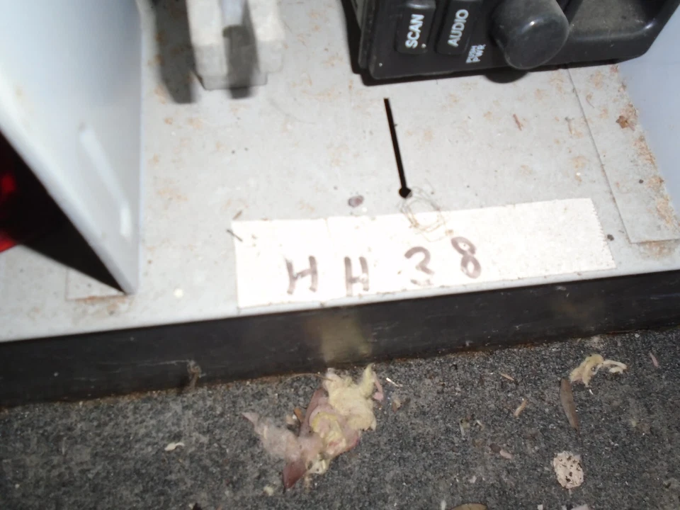 2009 Pontiac G3 velocímetro instrumento medidor cluster fabricante de equipamento original - Imagem 4 de 4