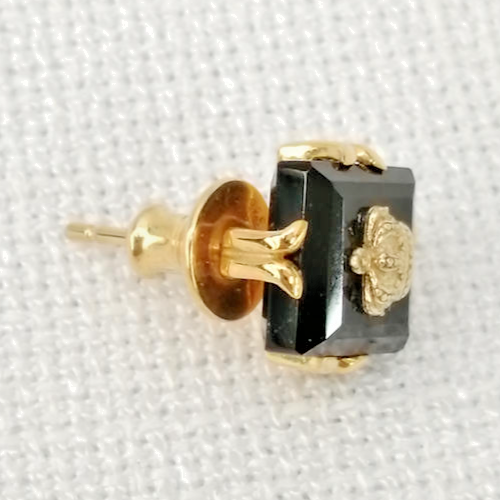 Justin Davis 　SEJ654　MADDOG EARRING Justin Davis Square Crown Onyx Sterling Silver 925 Gold
