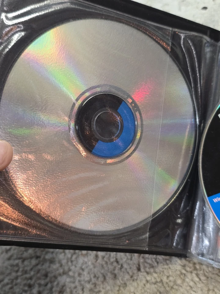 PrintMaster Platinum 11 DVD Set 6 Art CD's & Print SHop Deluxe Version 12 2001 - Image 3 of 4