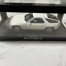 [With Box] 1/18 Scale Porsche 928 AUTOart Diecast el Car Collection Release