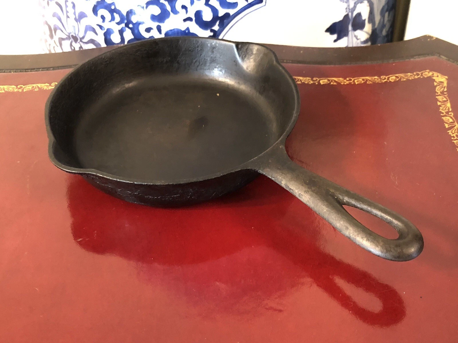 Vintage GRISWOLD Cast Iron SKILLET Frying Pan # 3 LARGE BLOCK LOGO - Ironspoon