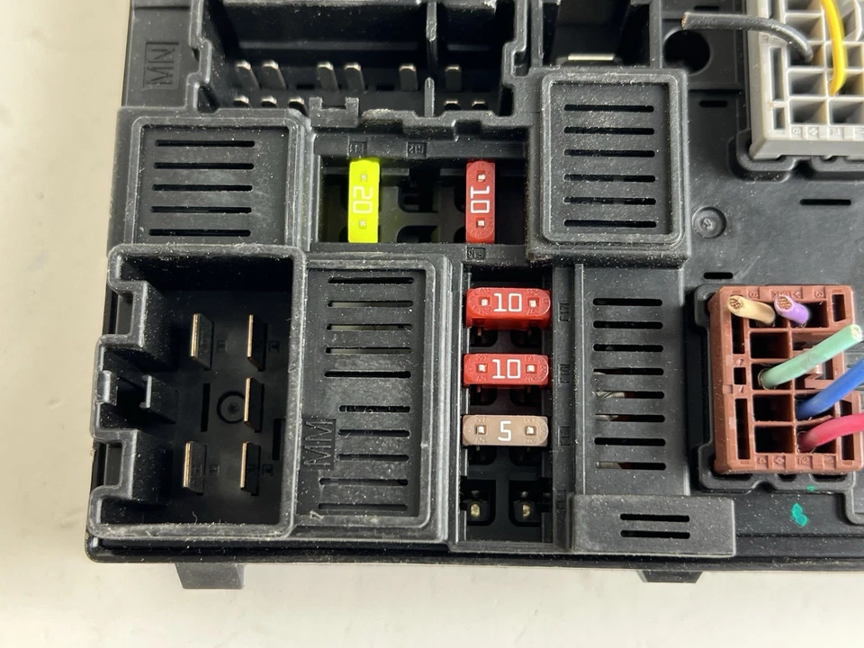 Nissan Rogue 2015 IPDM caja de fusibles módulo de fuente de alimentación 284B74BA0A fabricante original Foto 3 de 4