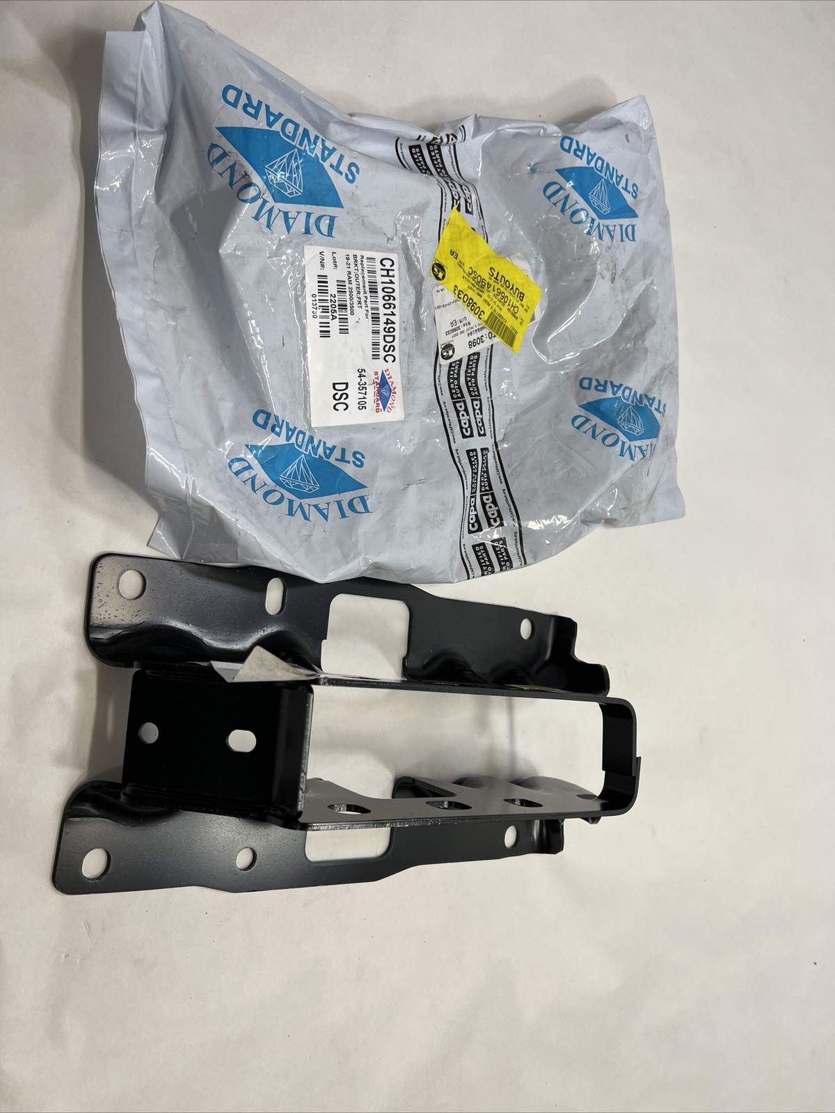 New For Ram 2500 19-22 Passenger Side Bumper Mounting Bracket