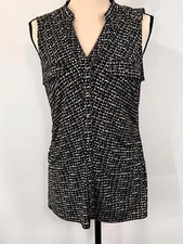 Stylish Black and White Sleeveless Top