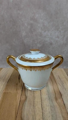 Sucrier ancien en porcelaine de Limoges – décor doré élégant - Photo 1/4