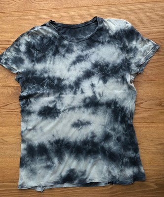 Volcom Größe: XL Shirt Tshirt Oberteil T-Shirt Herren Batik Used Look