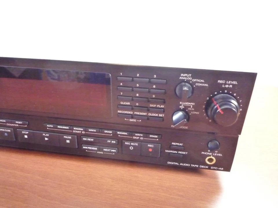 Sony DTC-A8 DAT Recorder Digital Audio Deck Junk For Parts or Repair Japan - Image 2 of 4