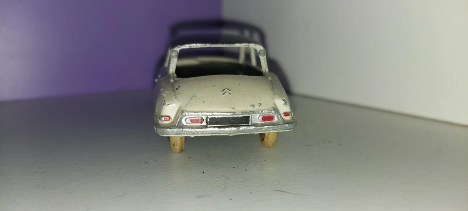 Citroen Ds 19 1 43 by Dinky Toys no Corgi Toys Solido Norev Cij Politoys - Immagine 4 di 4