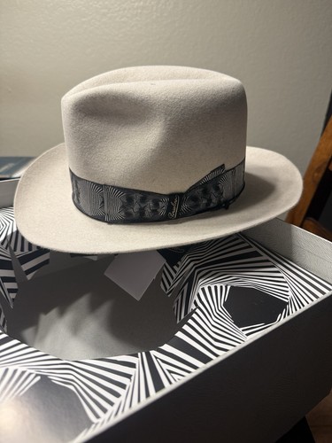 Chapeau Borsalino Fedora Style Bogart - Taille 61 (7 5/8) - Beige, Ventre Argenté - Neuf Avec étiquettes - Fabriqué En Italie