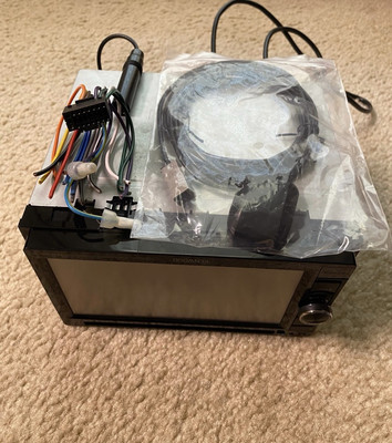 Kenwood DNX570HD 2-Din 6.2'' In-Dash Media Receiver   UNSURE OF CONDITION