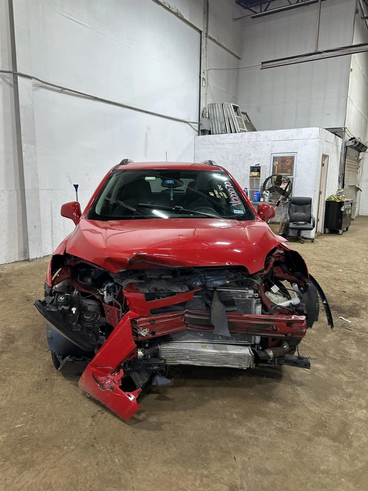 Used Engine Coolant Reservoir fits: 2015 Chevrolet Trax  Grade A Foto 2 de 4