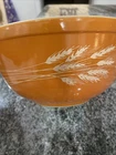 Vtg PYREX Autumn Harvest Wheat Serving Bowl #403 ~ 2.5 qt Orange Color #F6