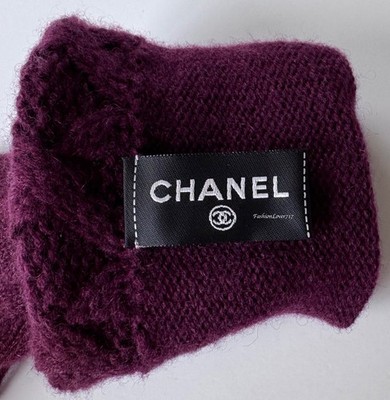 CHANEL ワインレッド手袋 CCロゴ付き NEW 2023 CHANEL BURGUNDY CASHMERE KNIT CC LOGO GLOVES | eBay