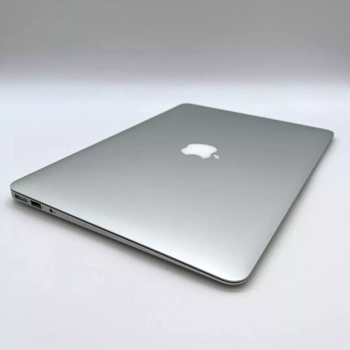 Apple MacBook Air MONTEREY 2.7Ghz i5 TURBO / 256GB SSD / 8GB Apple MacBook Air MONTEREY 2.7Ghz i5 TURBO / 256GB SSD / 8GB