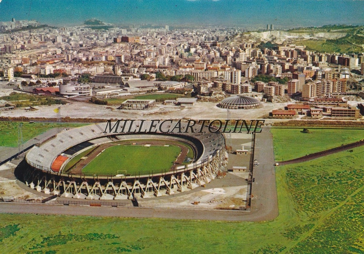 Carte Postale Ancienne Cagliari - Stadio Sant'Elia Et Palazzetto Dello Sport