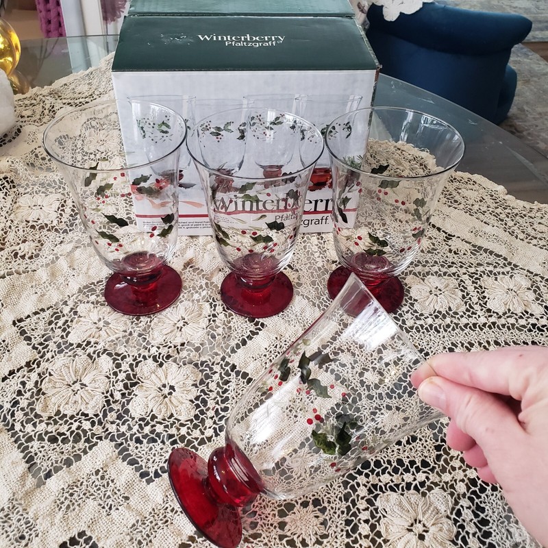 4 Pfaltzgraff Winterberry 14 oz  Water Winter holiday Goblets Glasses New In Box