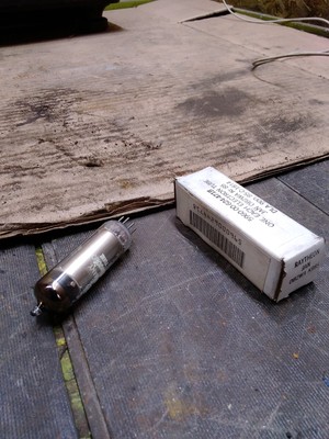 Raytheon 0B2WA/KR85 Voltage Regulator Vacuum Tube