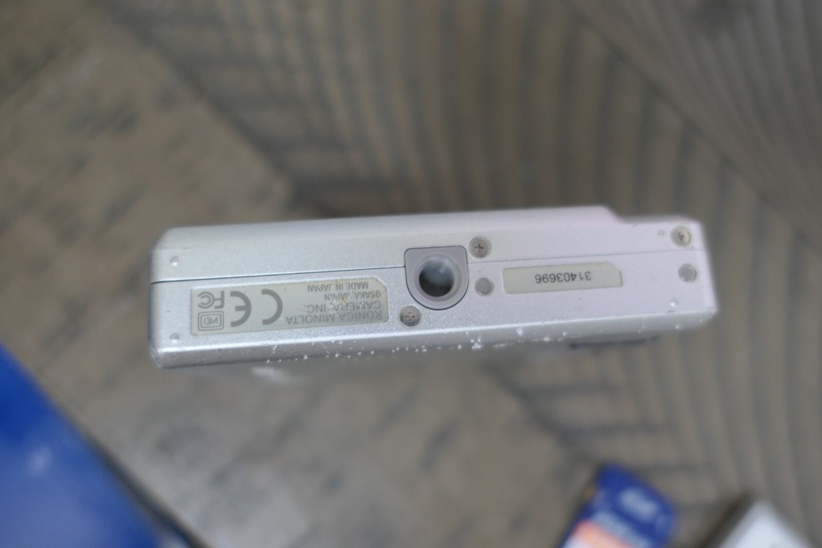 Konica Minolta Dimage Xg 3.2MP Digital Camera Silver Tested and