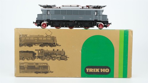 Trix H0 522439 E-Lok BR E 05 002 DR Gleichstrom | Condition: Gebraucht