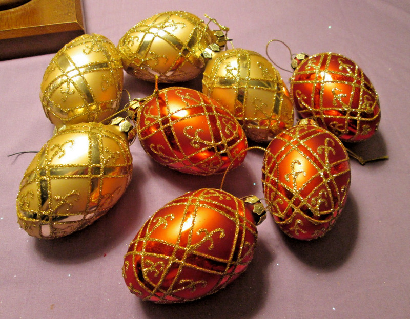 Vintage Lot Of 8 Oval Egg Shaped Glass Christmas Ornaments Red & Gold w/Glitter
