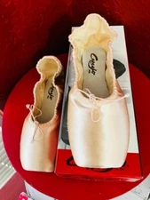 New NIB Capezio Tendu II Style#199 Ballet Pointe Dance Shoe