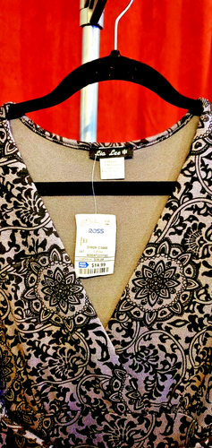 Schmeichelhaftes Wickelkleid schwarz-grau Mandala Muster Freizeit Arbeit Sommer - Bild 2 von 3