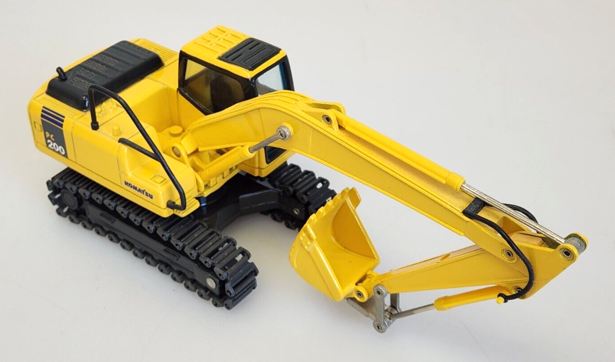 Tomica Komatsu PC200 Galeo Yumbo Excavator 1/43 Scale Die-Cast