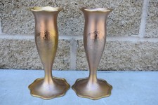 Pequeño par de jarrones con flores de iglesia estilo trompeta vintage (CU257) chalice co