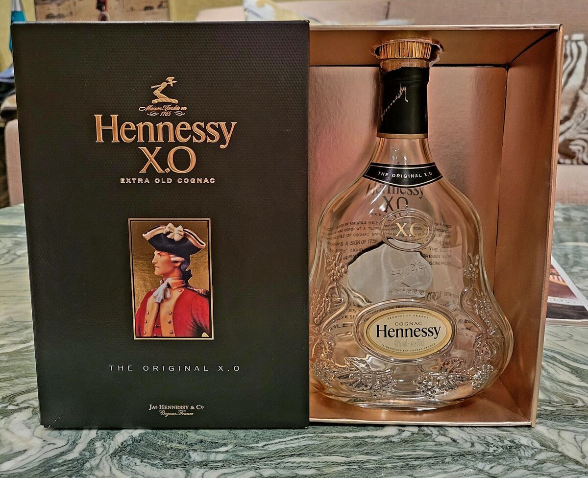 HENNESSY The ORIGINAL XO Extra Old Cognac (empty bottle HENNESSY The ORIGINAL XO Extra Old Cognac (empty bottle