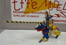 PLASTOY CAVALIERE MEDIEVALE DA PALIO  A CAVALLO