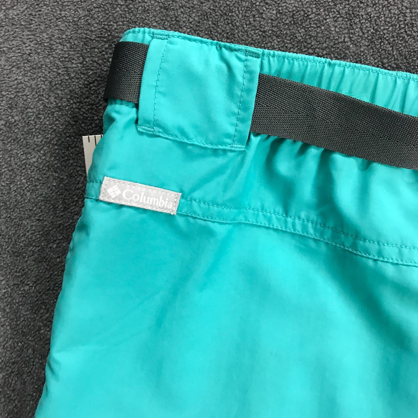 NWOT Columbia Sportswear Omni - Dry Hiking Fishing Green Pockets Mens L Shorts