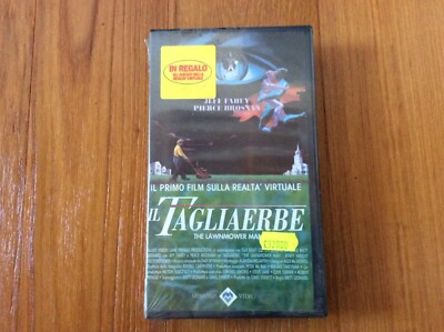DER GRASSCHNEIDER (1992) VHS - JEFF FAHEY, PIERCE BROSNAN mit Virtual Reality Aufklebern