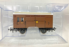 Hornby OO Gauge R6507 GWR Horse Box '709' pre-owned. Outer box missing