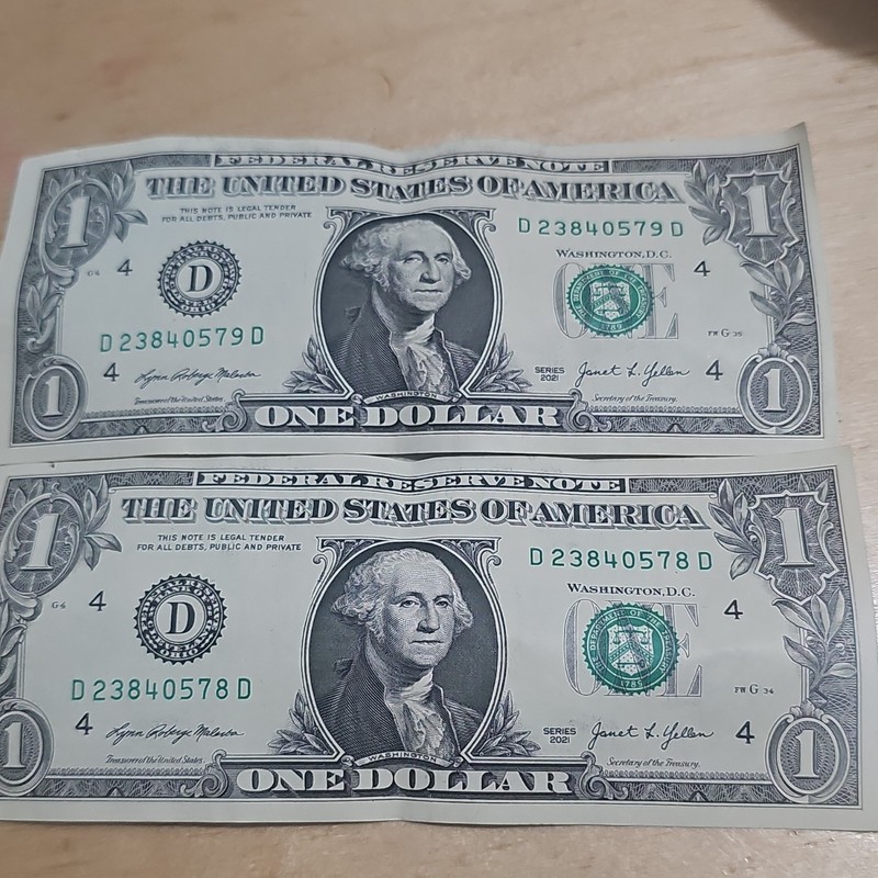 2021 $1 Federal Reserve Note Lot of 2 D23840578D D23840579D Uncertified