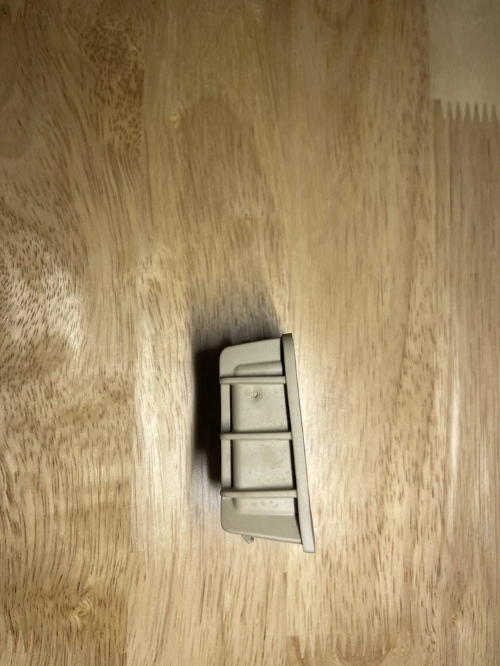 1999 - 2005 年大众捷达硬币夹原始设备制造商 1J0-863-328 — 第 3/4 张图片