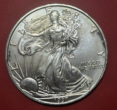 1997 - 1 oz American Silver Eagle Coin - 1 Troy oz .999 Silver  Uncirculated