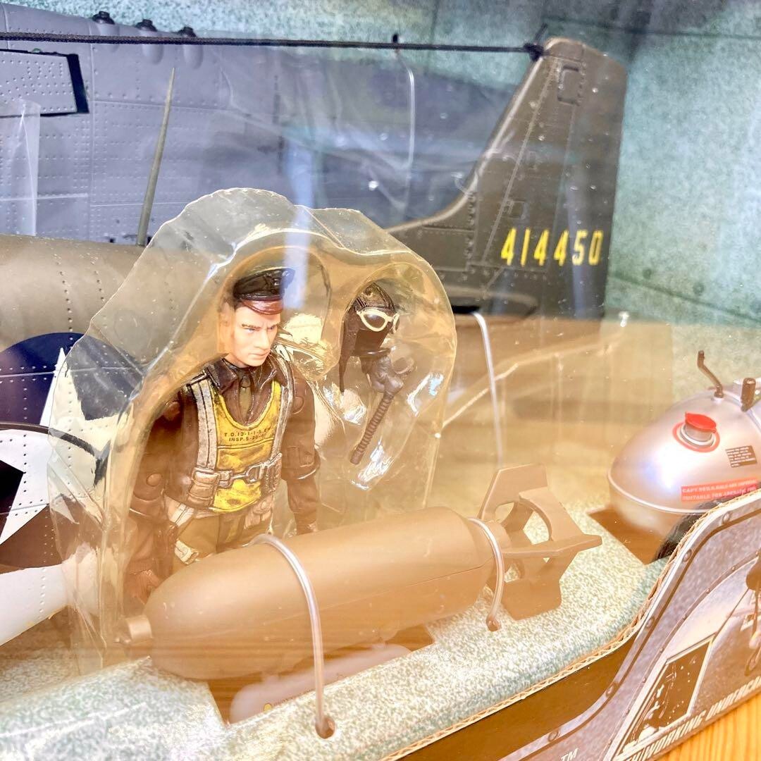 WWII North American P-51D Mustang B6 Old Crow Elite Force 1/8