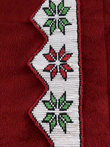 VINTAGE LAKOTA SIOUX INDIAN BEADED HATBAND LEATHER BACKED - Picture 9 of 9