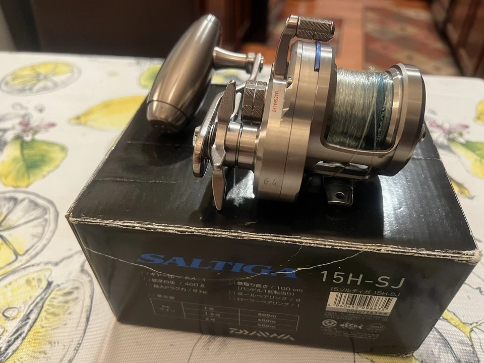 Hermosa Daiwa Saltiga 15H-SJ cargada 250 yardas de 30 lb línea PE ¡y tiro superior! Foto 3 de 4