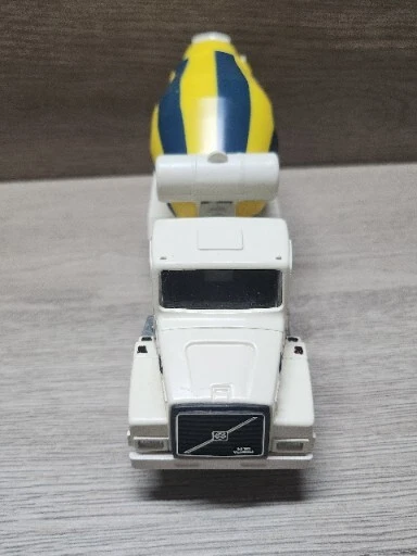Camión mezclador de cemento Volvo NL10 - 1/50 - Conrad #4744 - Sin usar, en caja Foto 3 de 4