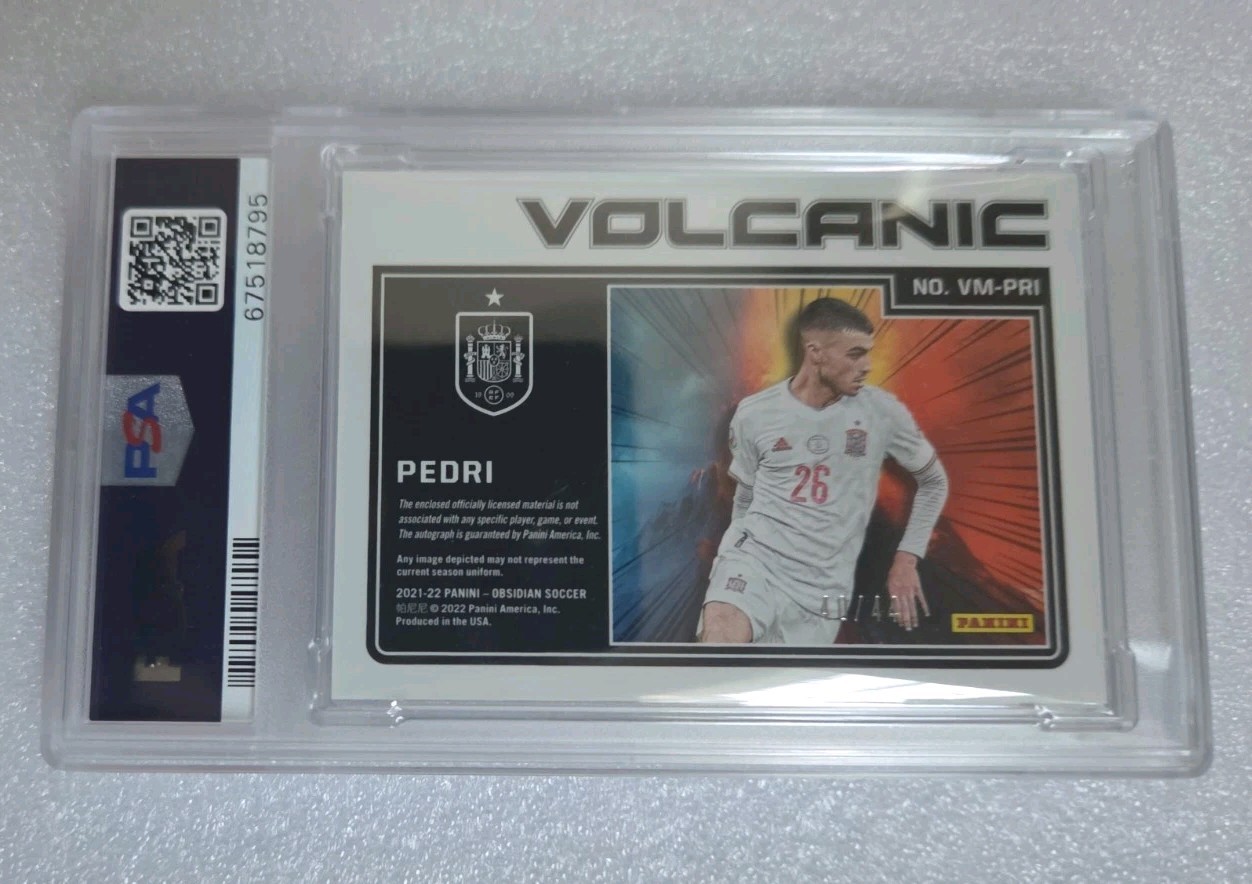 Pedri 2021-22 Panini Obsidian Red Pulsar Volcanic Patch Auto /44 SSP PSA 10