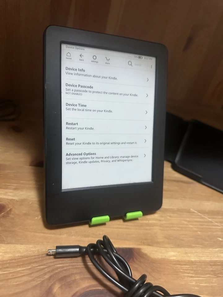 Amazon Kindle 7th Generation WP63GW 4GB Wi-Fi NERO con cover originale e filo - Immagine 3 di 4