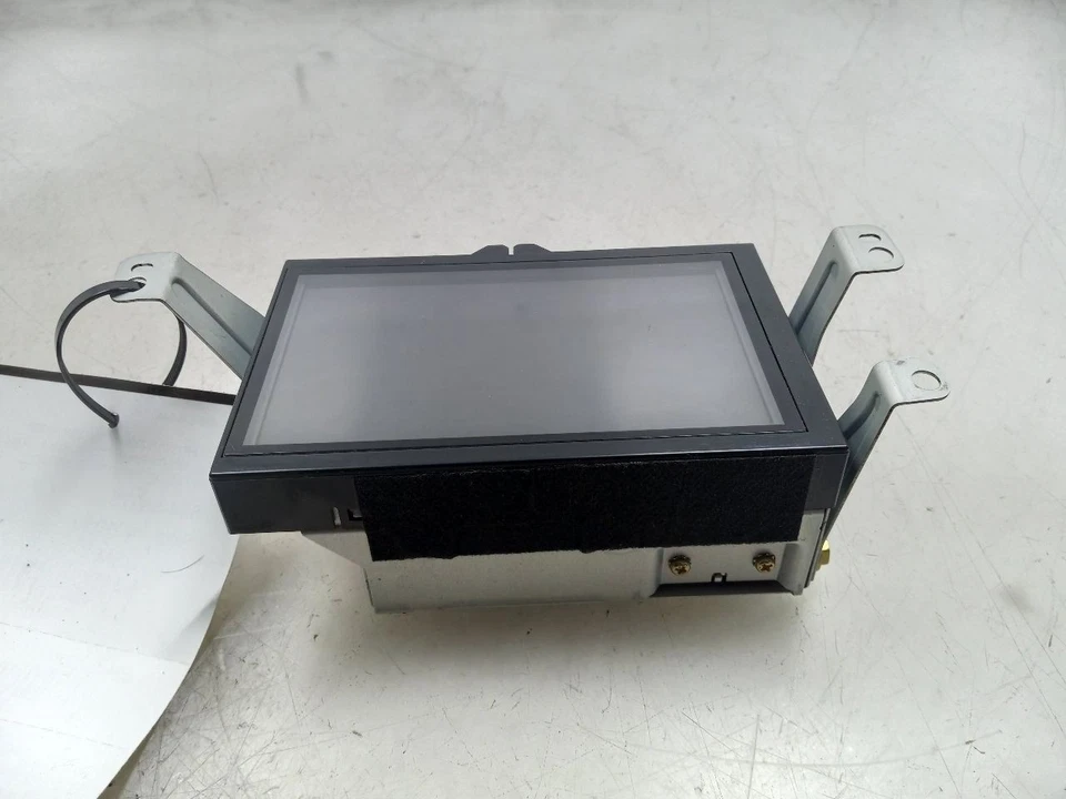 99-03 LEXUS RX300 3.0L AWD AT RADIO / STEREO INFOTAINMENT DISPLAY SCREEN - Image 3 of 4