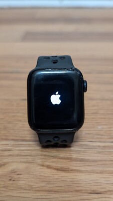 Apple Watch SE (2022) 40mm Aluminum Case with Nike Sport Band, S/M (GPS)