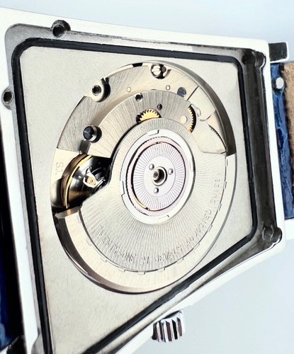 Corum Trapeze Stainless Steel - Blue Dial - Factory Diamond Bezel - Automatic - Picture 6 of 8