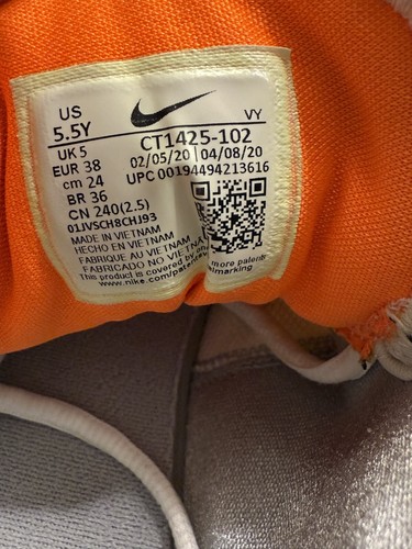 BONITOS Zapatos de Baloncesto Nike $80 KD Trey 5 VIII EP Niños Talla 5.5. Limpio. Solo interior - Imagen 4 de 14