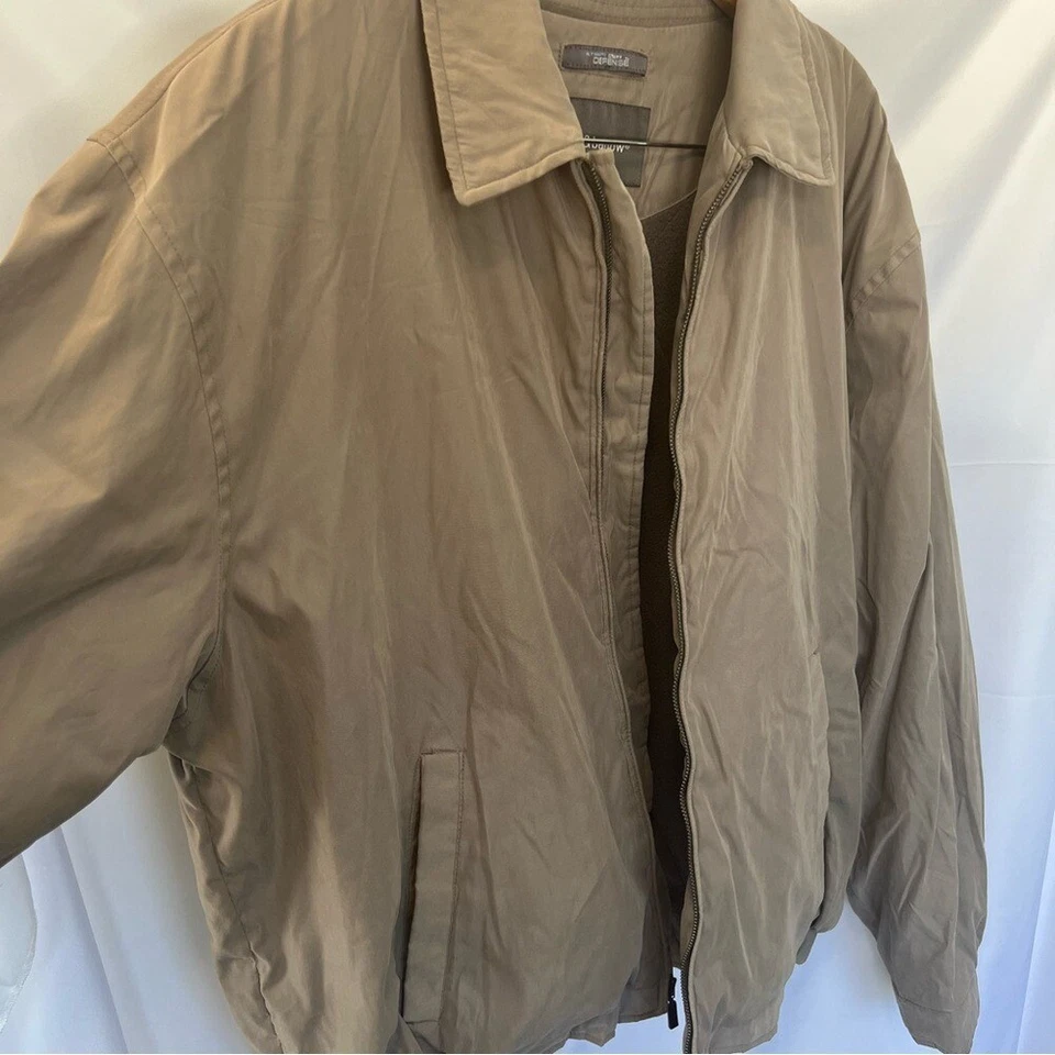 Chaqueta cortavientos Croft & Barrow bronceada ligera con cremallera Foto 2 de 4