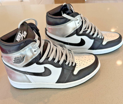 Womans Air Jordan 1 Retro High Black Metallic Silver 6.5