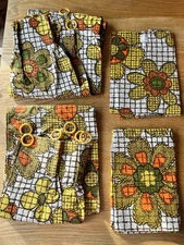 NOS Vtg 70s Flower Power Curtain Set - 2 Valances & 2 Cafe Curtains w/ Rings
